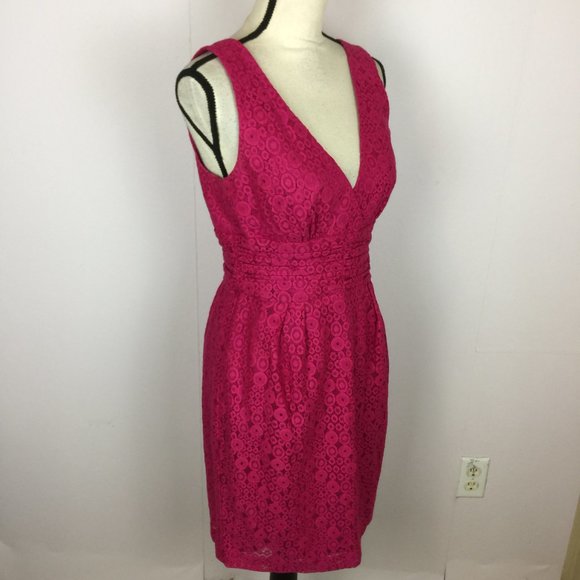 Trina Turk Los Angeles Sheath Dress Size 6 Womans Pink Lace Sleeveless V Neck - Picture 3 of 14